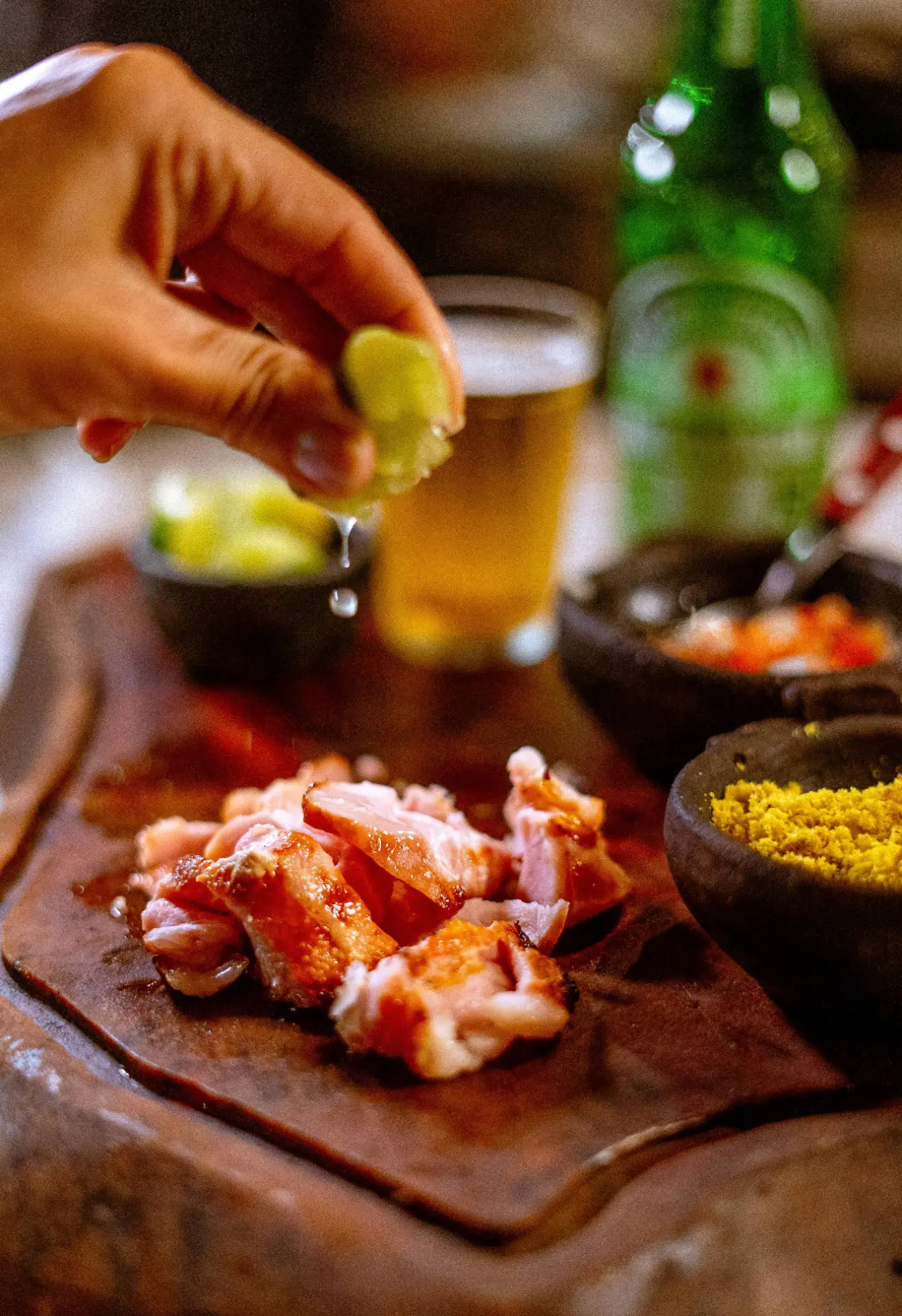 Coração de frango na brasa com limão